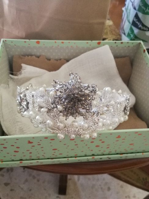 Busco tiara de brillantes 4