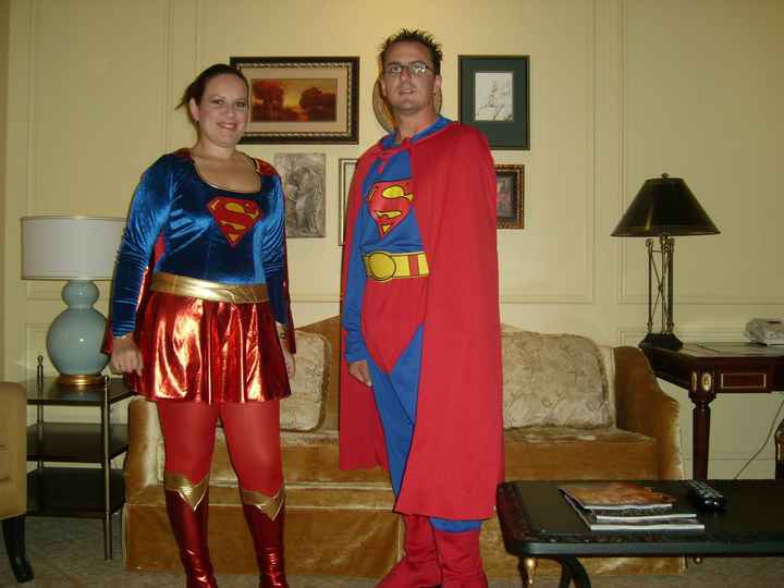 Disfrazados de superman y superwoman para nuestra boda en las vegas!