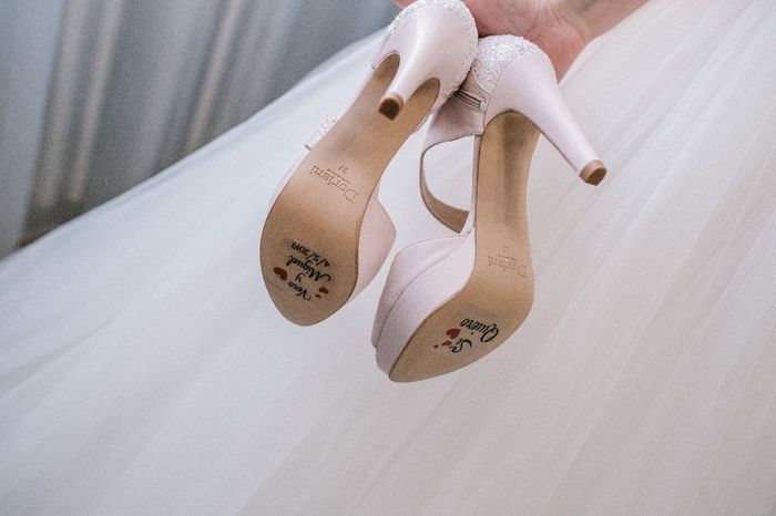 Zapatos de novia para vestido corte princesa. 6