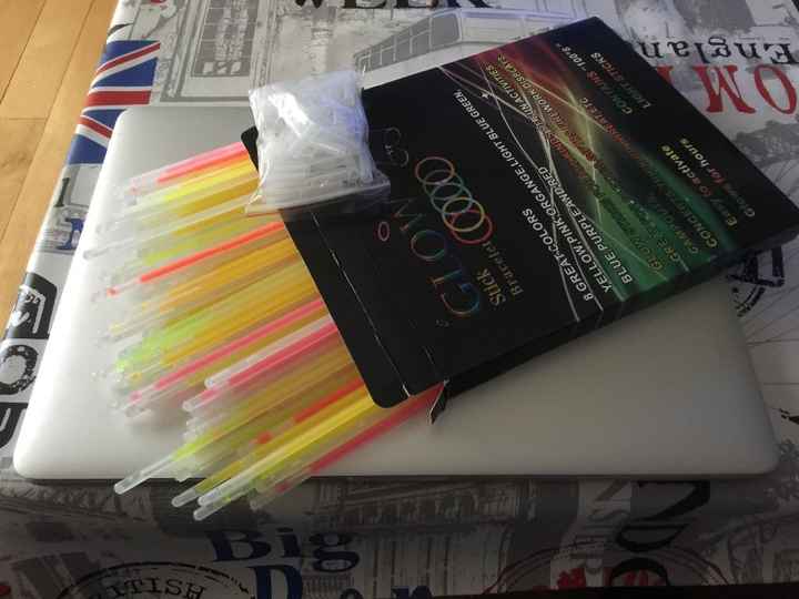 Paquete de pulseras fluorescentes (100 uds.) incluye conectores