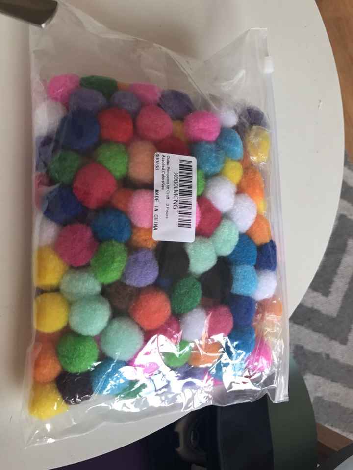 Pompones de colores en gran cantidad... ¿sabéis donde? - 1