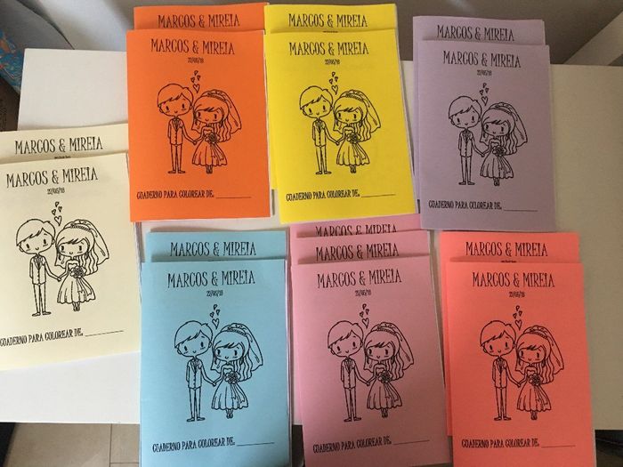libro para colorear para los niños (va con un lapicero con nombre que todavía no me ha llegado)