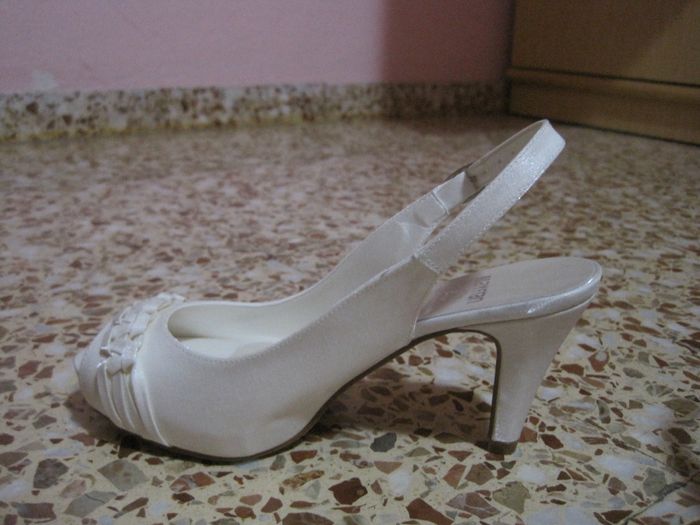 mis zapatos de novia de perfil