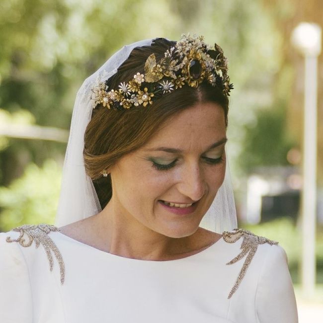 8. Tocado jota Tiara alta