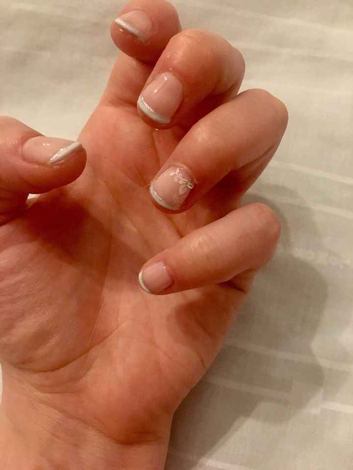 Primera prueba de uñas 💅🏻 - 1