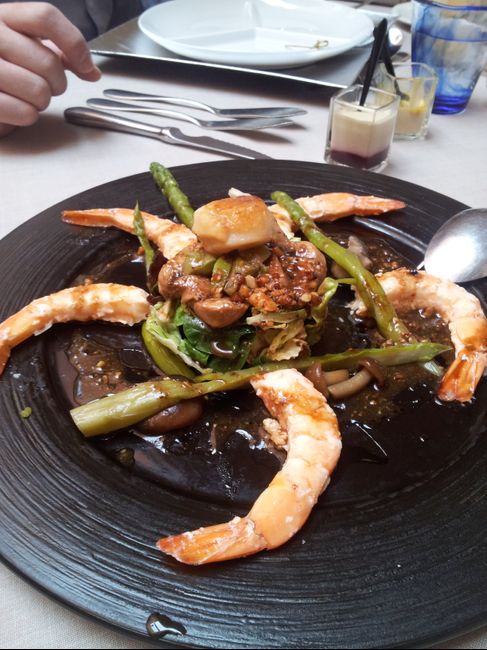Ensalada de langostinos con vieiras