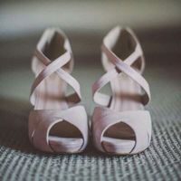 Zapatos diferentes de color para novia - 1