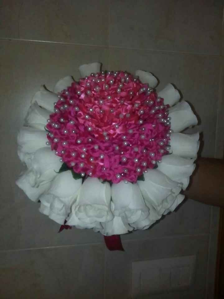 Bouquet para alfileres hecho a mano y facilillo - 2