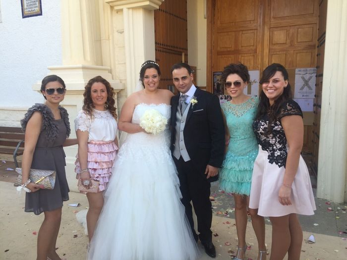 Vestidos palabra de honor, ¿favorecedores? - 1