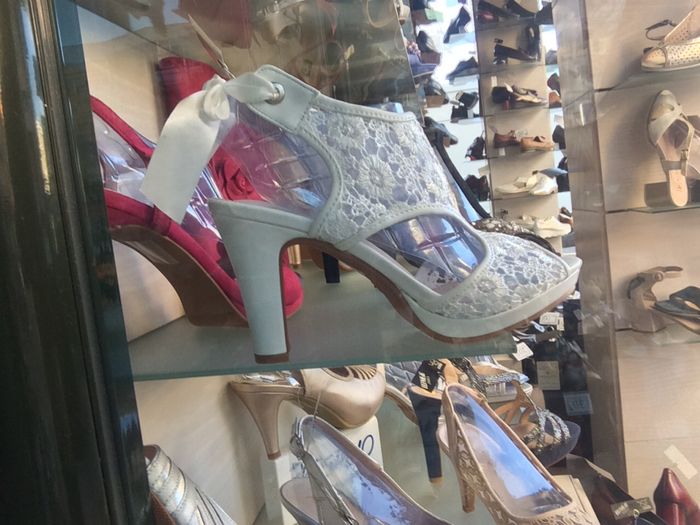 ¿De qué color vais a llevar los zapatos? - 1