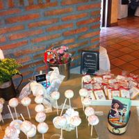 mas fotos de mi mesa de postres, con mis galletas con superpoderes