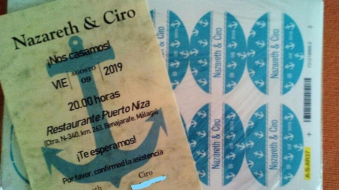 Invitación y pegatina
