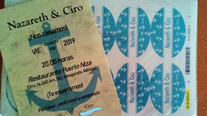 Invitación y pegatina