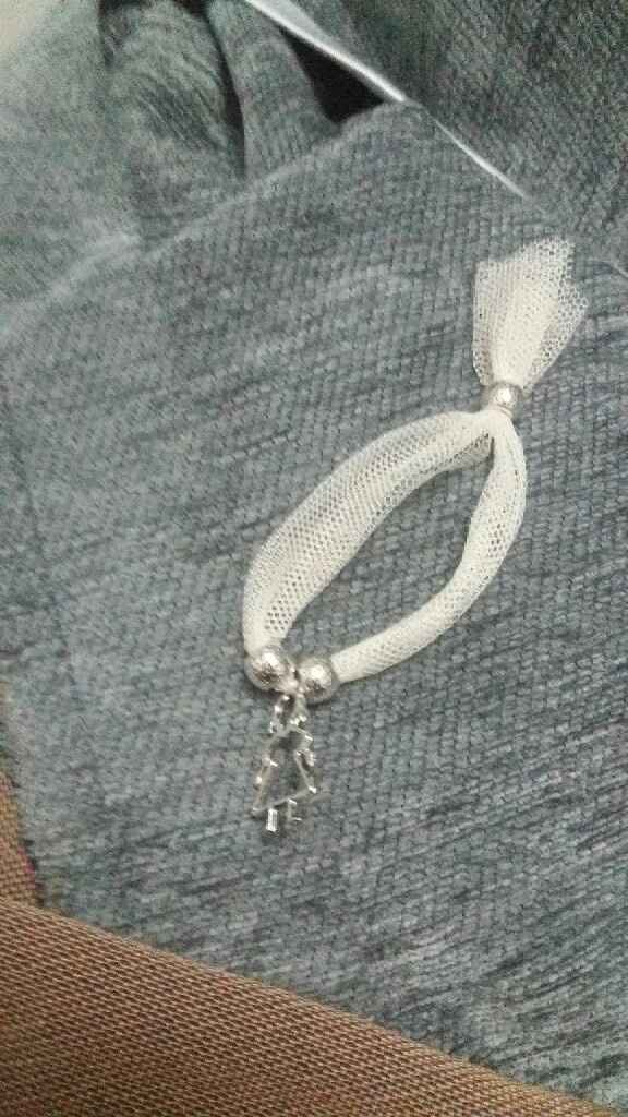 Pulseras con tela de vestido - 1