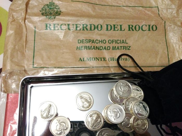 Donde puedo encontrarás arras de la virgen del rocío o macarena? - 1