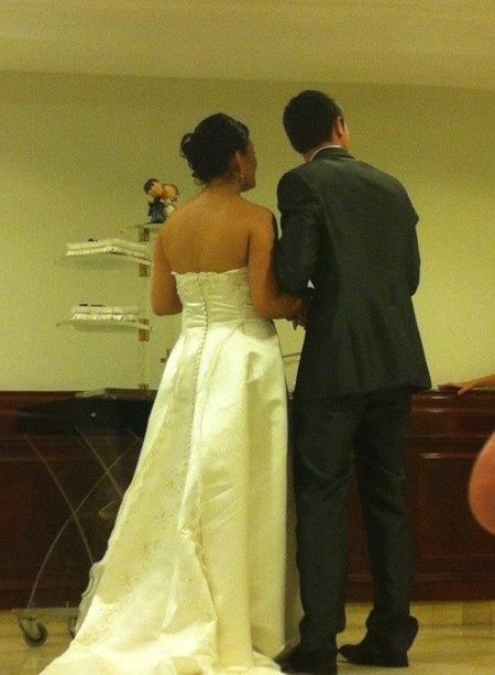 cortando la tarta nupcial