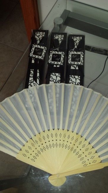 abanicos en cajita