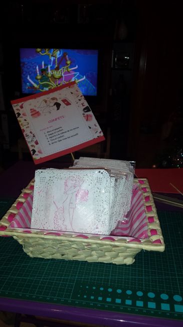 cesta con confeti