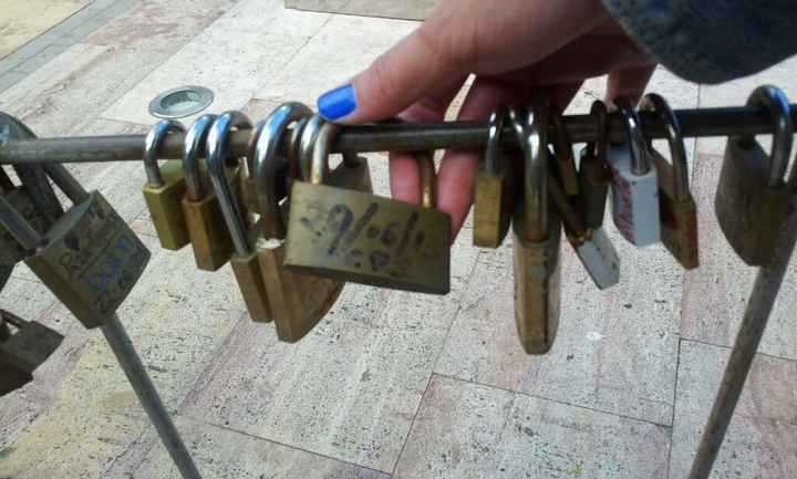 Candado de amor en almeria plaza campoamor - 2