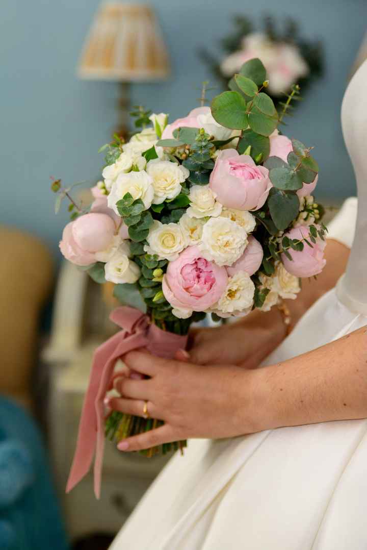 ¿Ataréis el ramo con una cinta de terciopelo? 💐 - 1