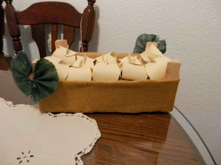 Caja de fruta decorada para el confeti