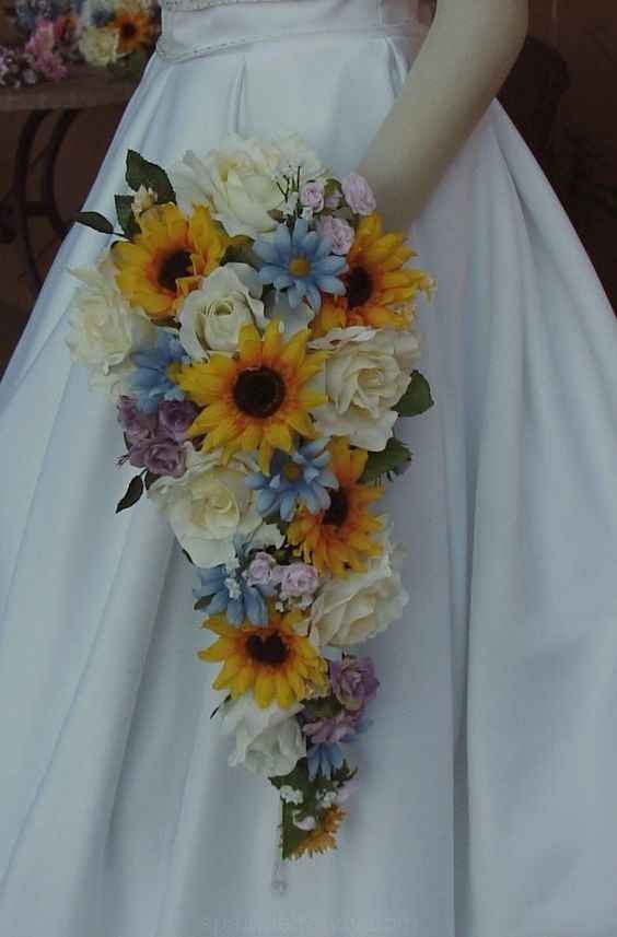 blanco, azul y girasoles