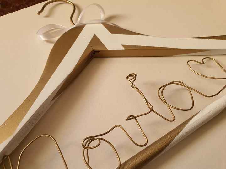 Perchas para los trajes de Novi@s. - 3