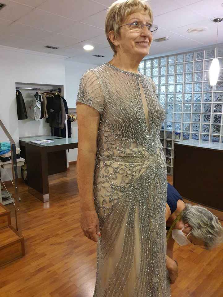 Primera prueba de vestido de mi madre. - 1