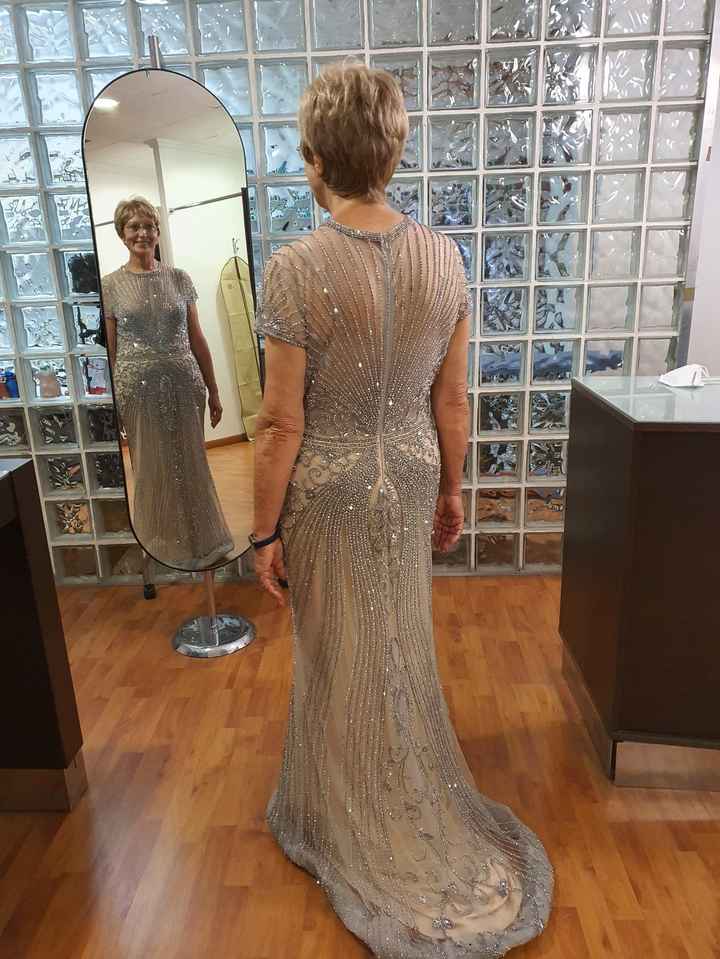 Primera prueba de vestido de mi madre. - 4