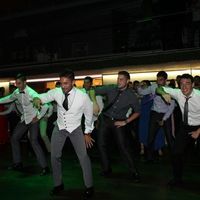 Baile sorpresa de novio y amigos a la novia