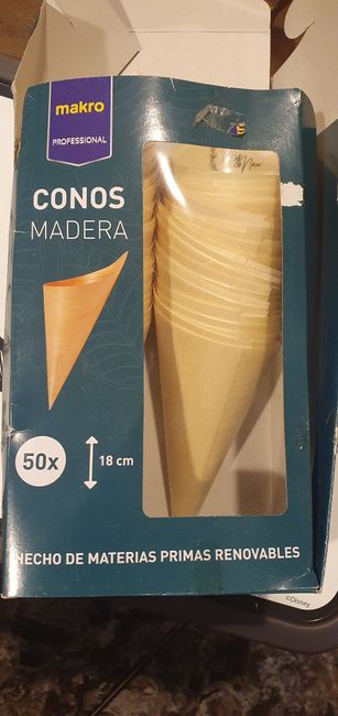 Vitrina para pétalos en la ceremonia del lidl 5