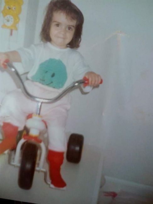 Hoy toca volver al pasado 🥰 ¿jugamos a enseñar una foto nuestra de cuando éramos pequeños? a veces v