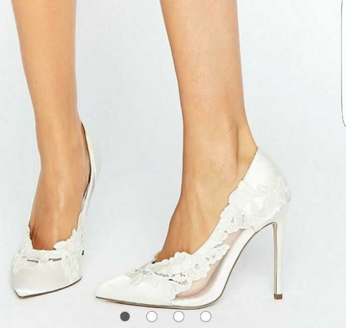 Entre 3 zapatos 😣 - 6