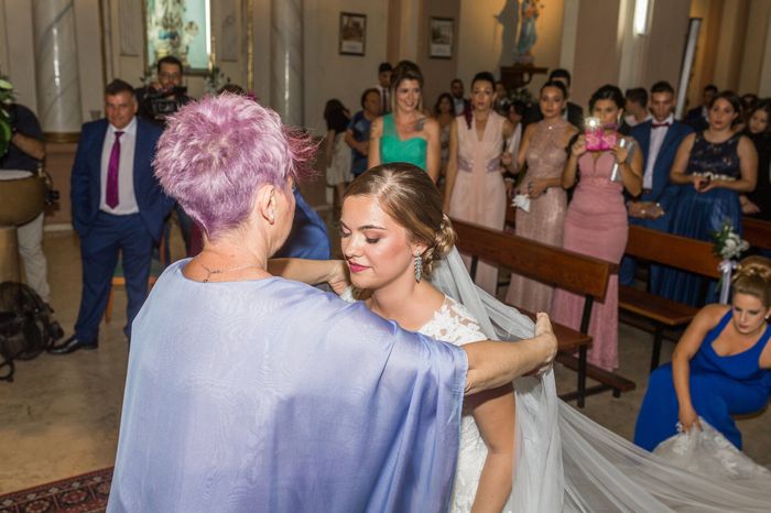 Entrar en la iglesia con el velo tapando la cara o no? 7