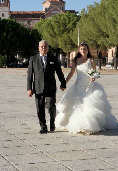 llegando a la ceremonia