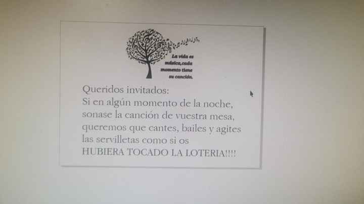 A las mesas,con unos portatarjetas de corazones y clip de notas musicales muy cukis