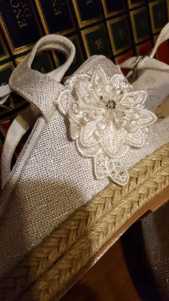 El dilema de May: ¿ Cuñas o tacones? - 2