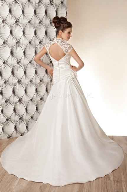 Mi NO vestido por detras