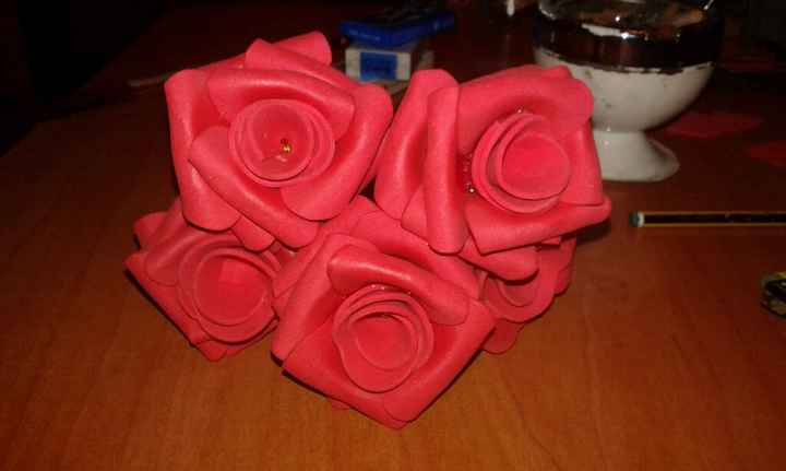 Tutorial ramo de rosas de goma eva - 2