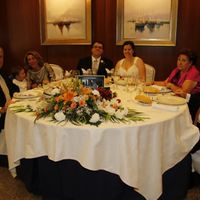mesa presidencial con niño