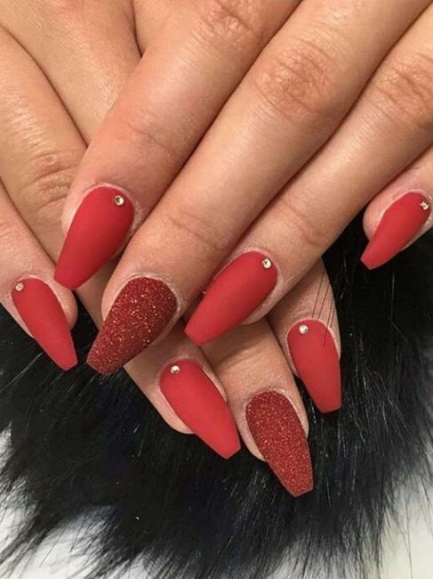 Ayuda con uñas y diseño 2