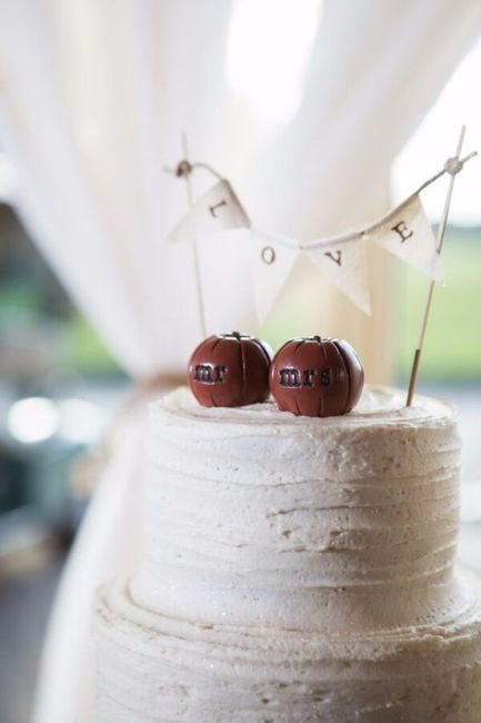 Modern Cake toppers for your wedding 6