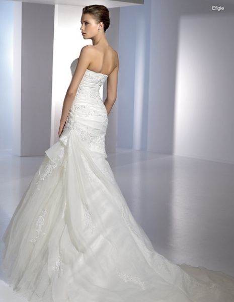 Mi vestido por detrás