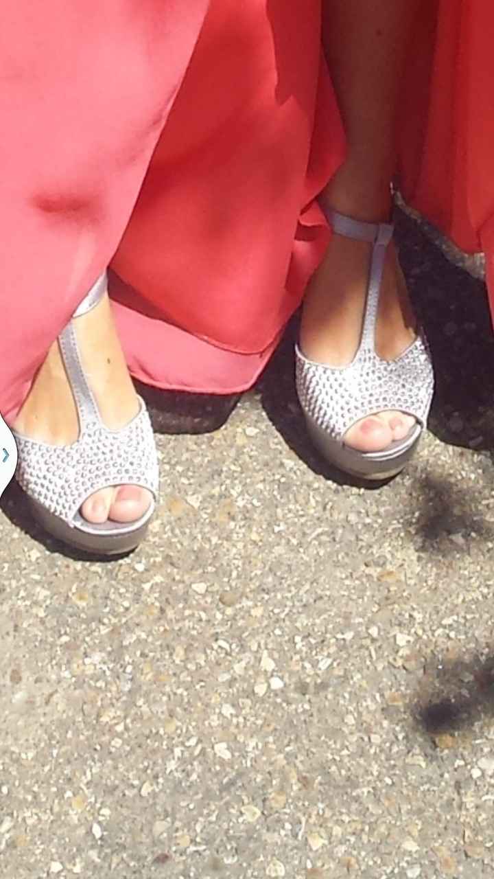 Que os parecen estos zapatos plateados?  - 1