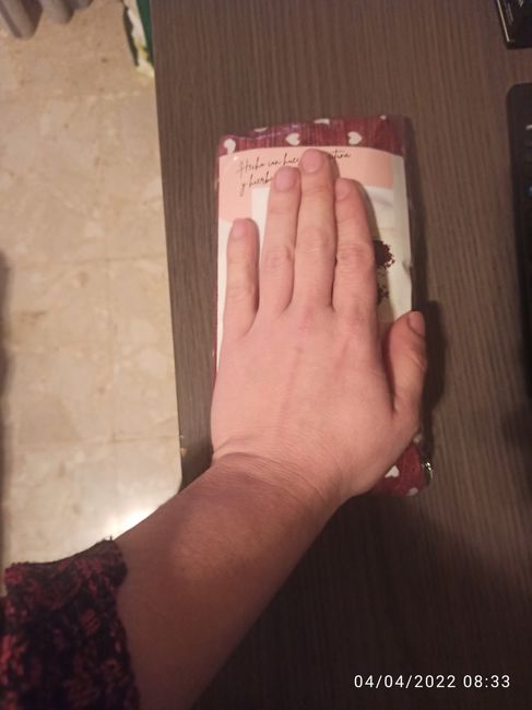Que os parece la idea de dar a las invitadas como detalle un saco térmico de semillas? Tenemos un pequeño dilema. Yo lo veo bastante útil y mi pareja  1