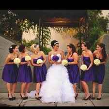 DAMAS EN MORADO