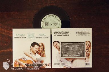 2.Invitación disco vinilo