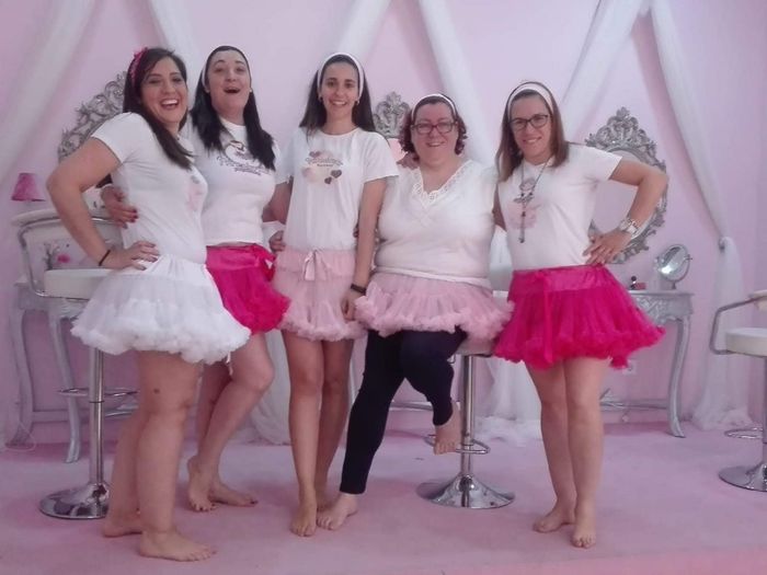 chicas antes de peluquería y maquillaje