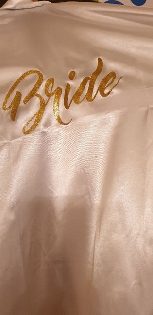 Bata, camisón, lencería de novia... - 1