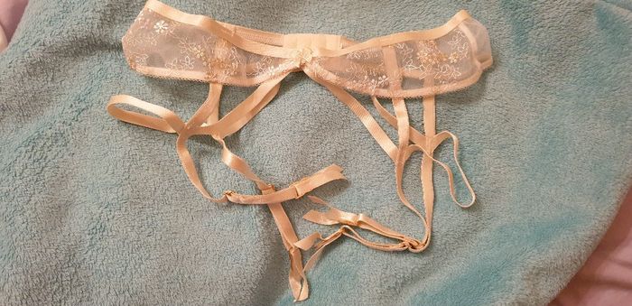 Bata, camisón, lencería de novia... - 4